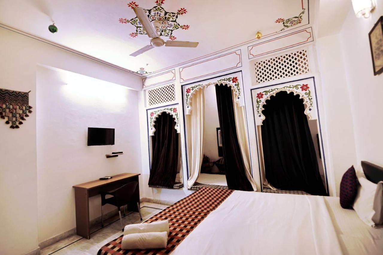 The View Hotel- On Pichola 3* Udaipur