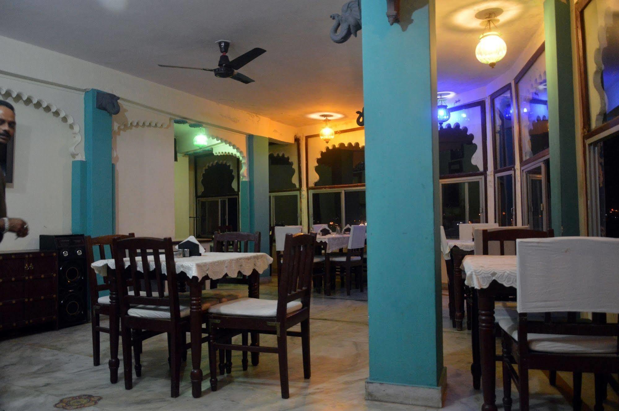 Hotel The View Hotel- On Pichola 3*