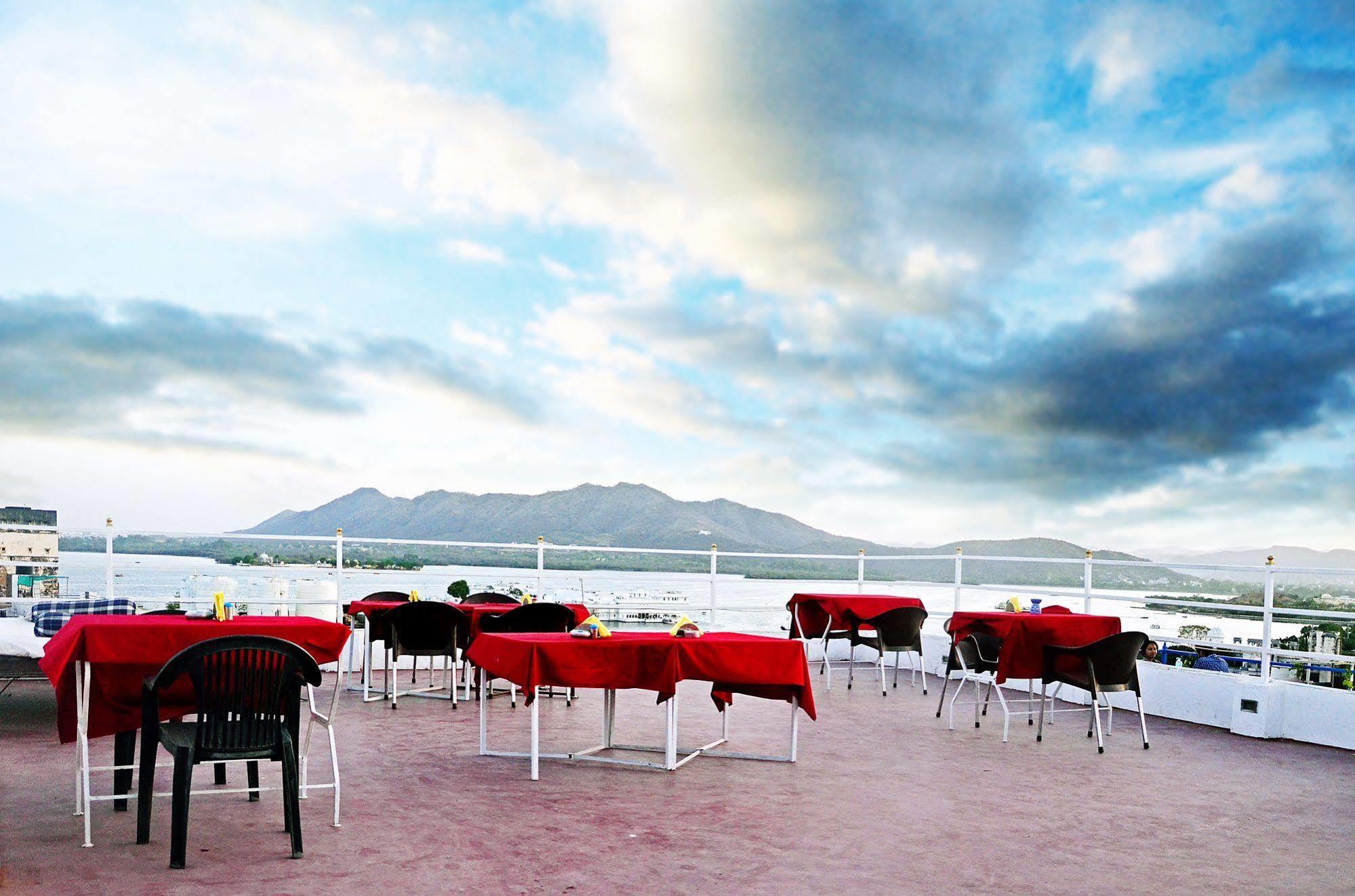 The View Hotel- On Pichola Hotel Udaipur