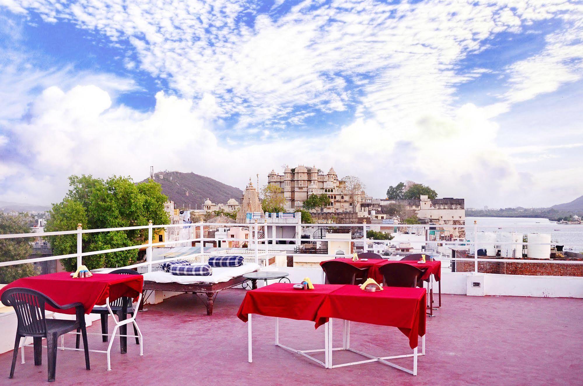 The View Hotel- On Pichola Hotel 3*