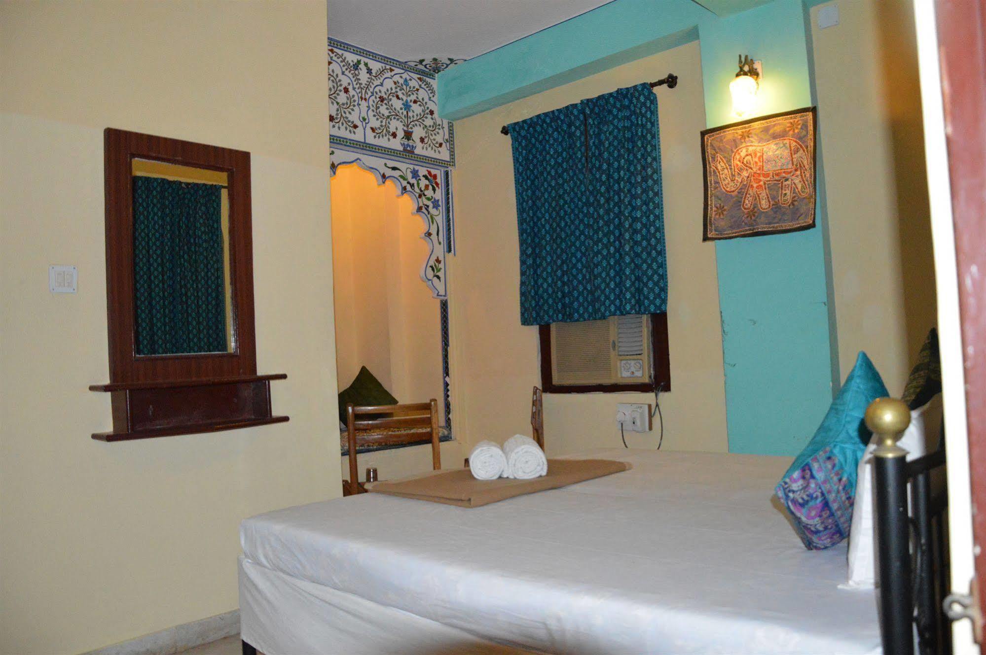 The View Hotel- On Pichola Hotel Udaipur